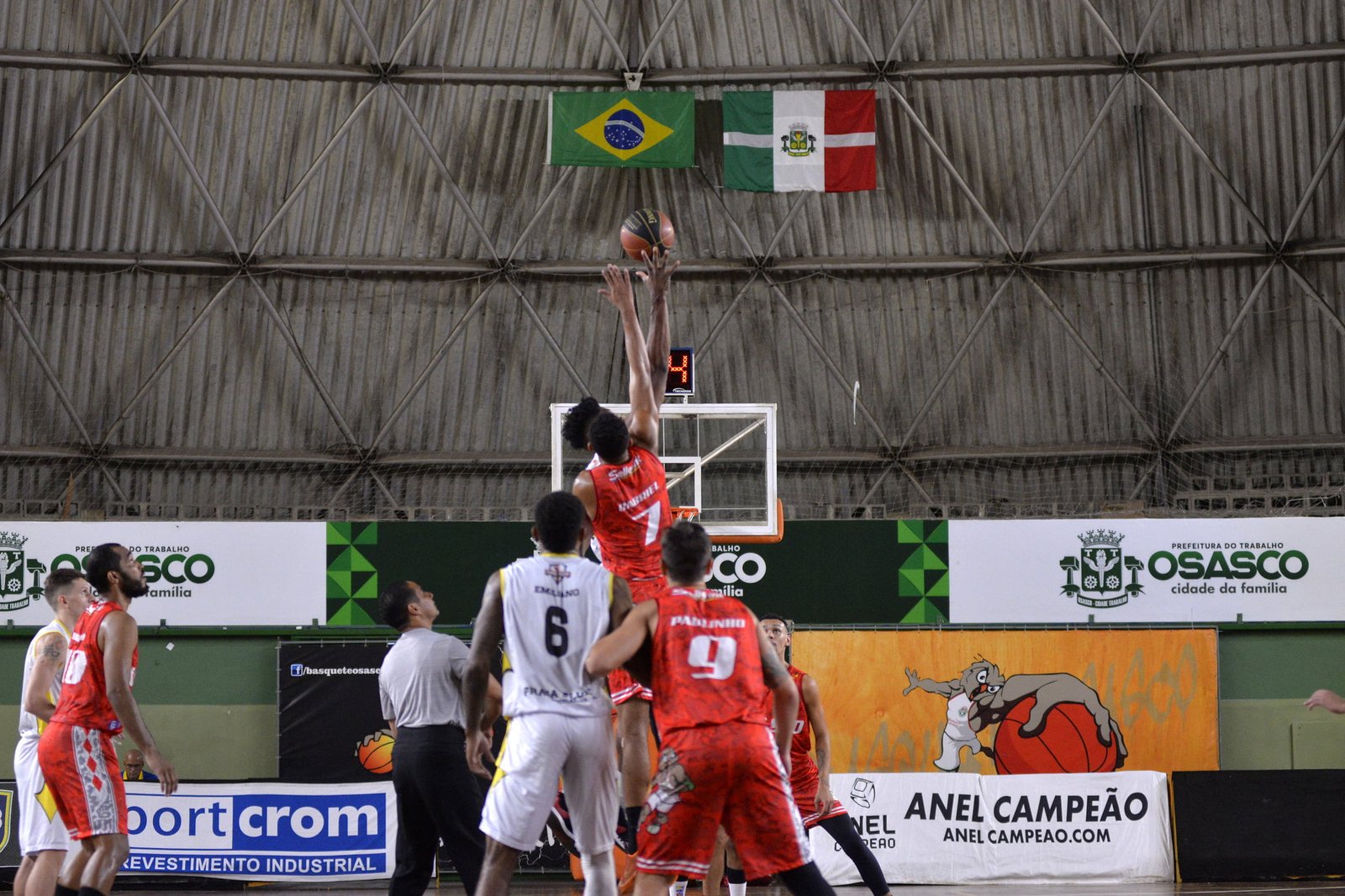 Basket Osasco Vence A Primeira No Brasileir O Correio Paulista