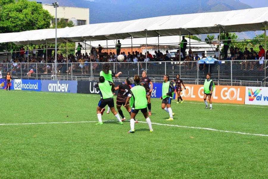 Goiás reabre inscrições para futebol feminino - Goiás Esporte Clube